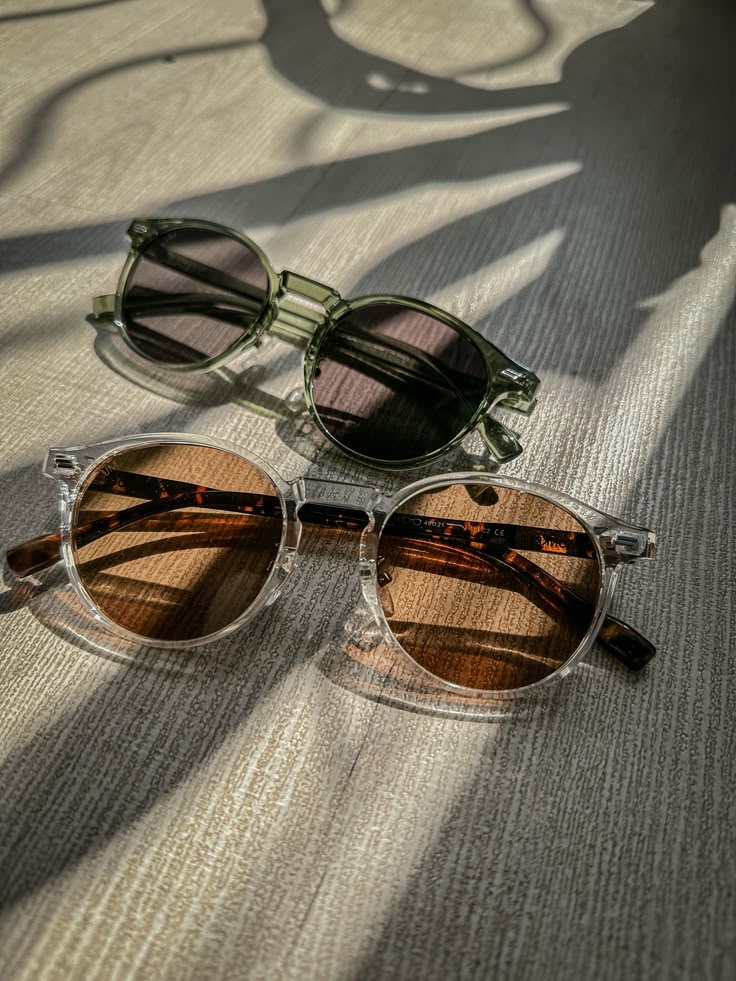 SUNGLASSES