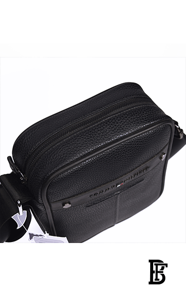 Black Leather Original Tommy Hilfiger AM0AM10564 Crossbody Messenger Bag For Men menbag031 image 3