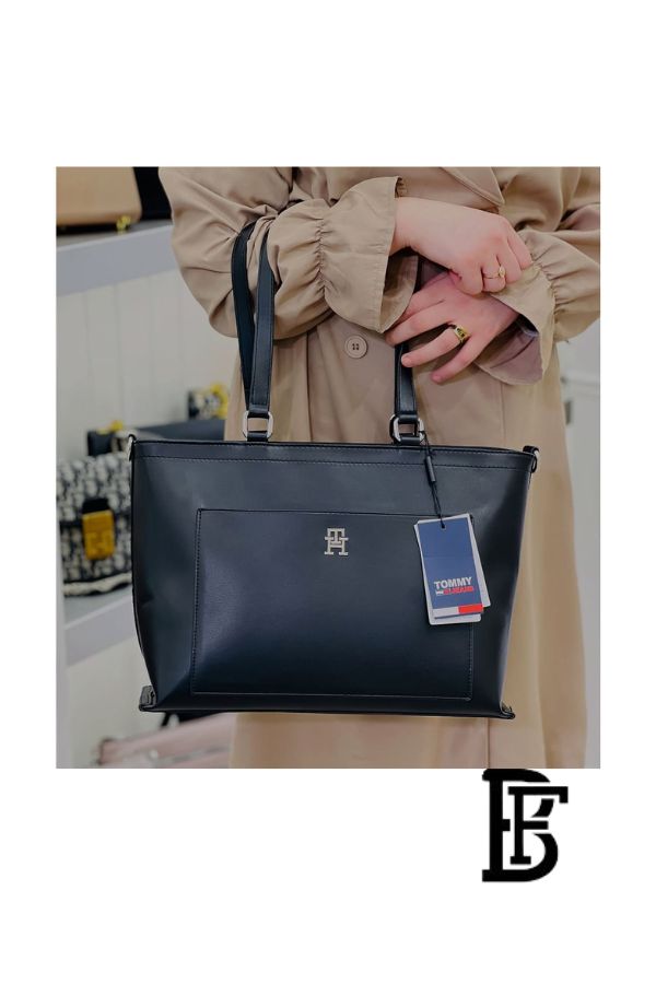 Tommy Hilfiger Black Leather Women Handbag  – Elegant Everyday Shoulder Bag image 4