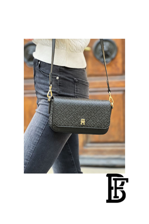 Tommy Hilfiger Black Leather Women Handbag and cross Aw0Aw18002 – Elegant Everyday Crossbody and hand image 9