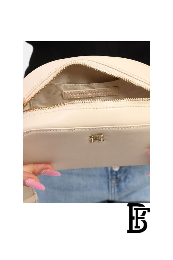 Tommy Hilfiger Beige Leather Women Handbag Aw0Aw16679– Elegant Everyday Shoulder Bag image 10