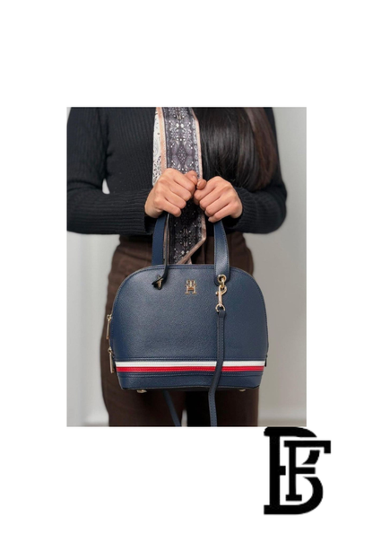 Tommy Hilfiger Navy Blue Leather Women Shoulder bag Bagand – Elegant Everyday Shoulder Bag image 3