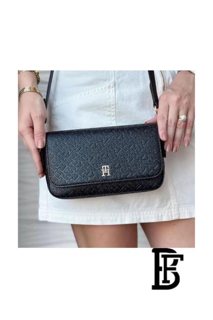 Tommy Hilfiger Black Leather Women Handbag and cross Aw0Aw18002 – Elegant Everyday Crossbody and hand image 8