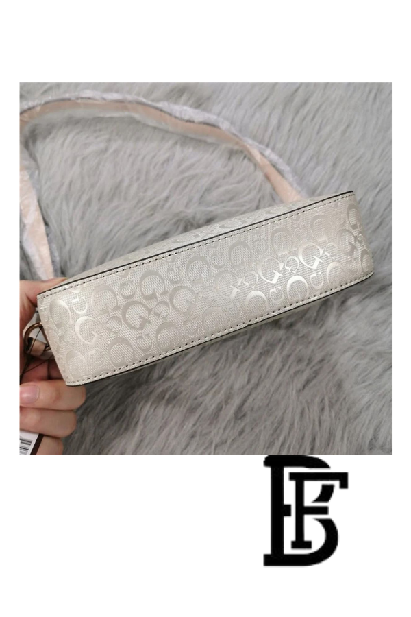 Guess White Women Crossbody Bag H2000029517624 – Elegant Everyday Crossbody Bag image 3