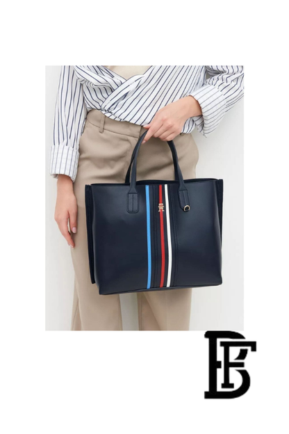 Tommy Hilfiger Navy Blue Leather Women Handbag and cross Aw0Aw16409 – Elegant Everyday Crossbody and hand image 3