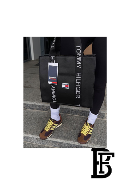 Tommy Hilfiger Black Leather Women Handbag and cross – Elegant Everyday Crossbody and hand image 3