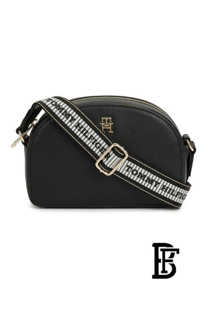 Tommy Hilfiger Black Leather Women Handbag Aw0Aw16679 – Elegant Everyday Shoulder Bag image 0
