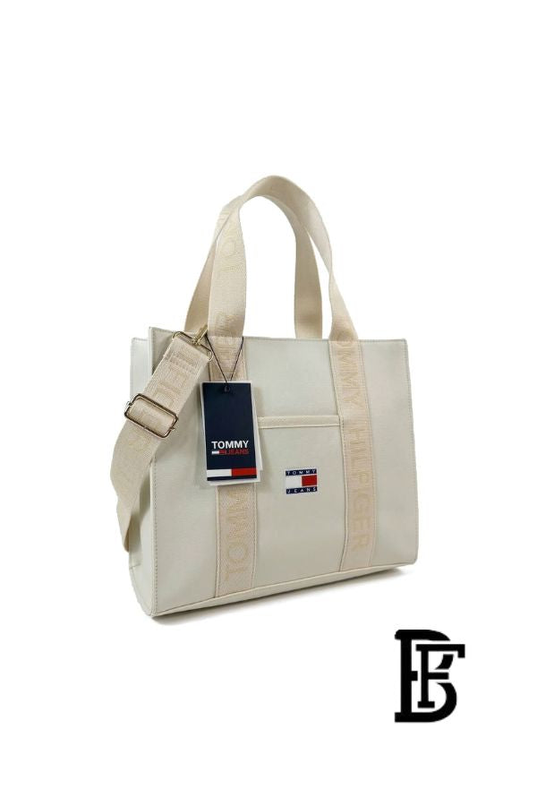Tommy Hilfiger Beige Leather Women Handbag  – Elegant Everyday Shoulder Bag image 4