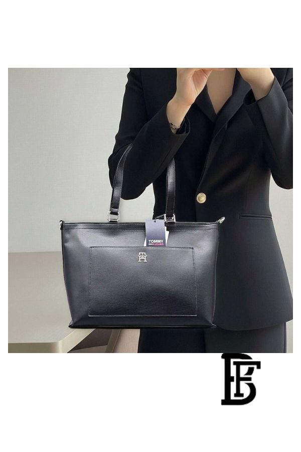 Tommy Hilfiger Black Leather Women Handbag  – Elegant Everyday Shoulder Bag image 5