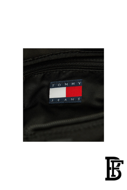Tommy Hilfiger Black Leather Women Handbag AW0AW17356 – Elegant Everyday Shoulder Bag image 5