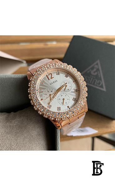 GUESSWomen's Analog Watch W0335L3 image 3