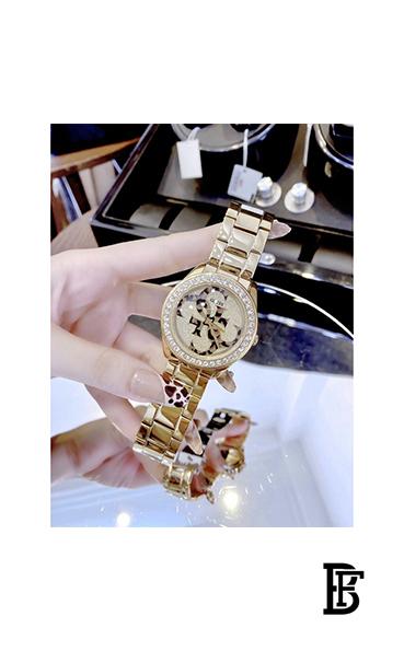 GUESSWomen's Stainless Steel Analog Watch W1201L2 image 2