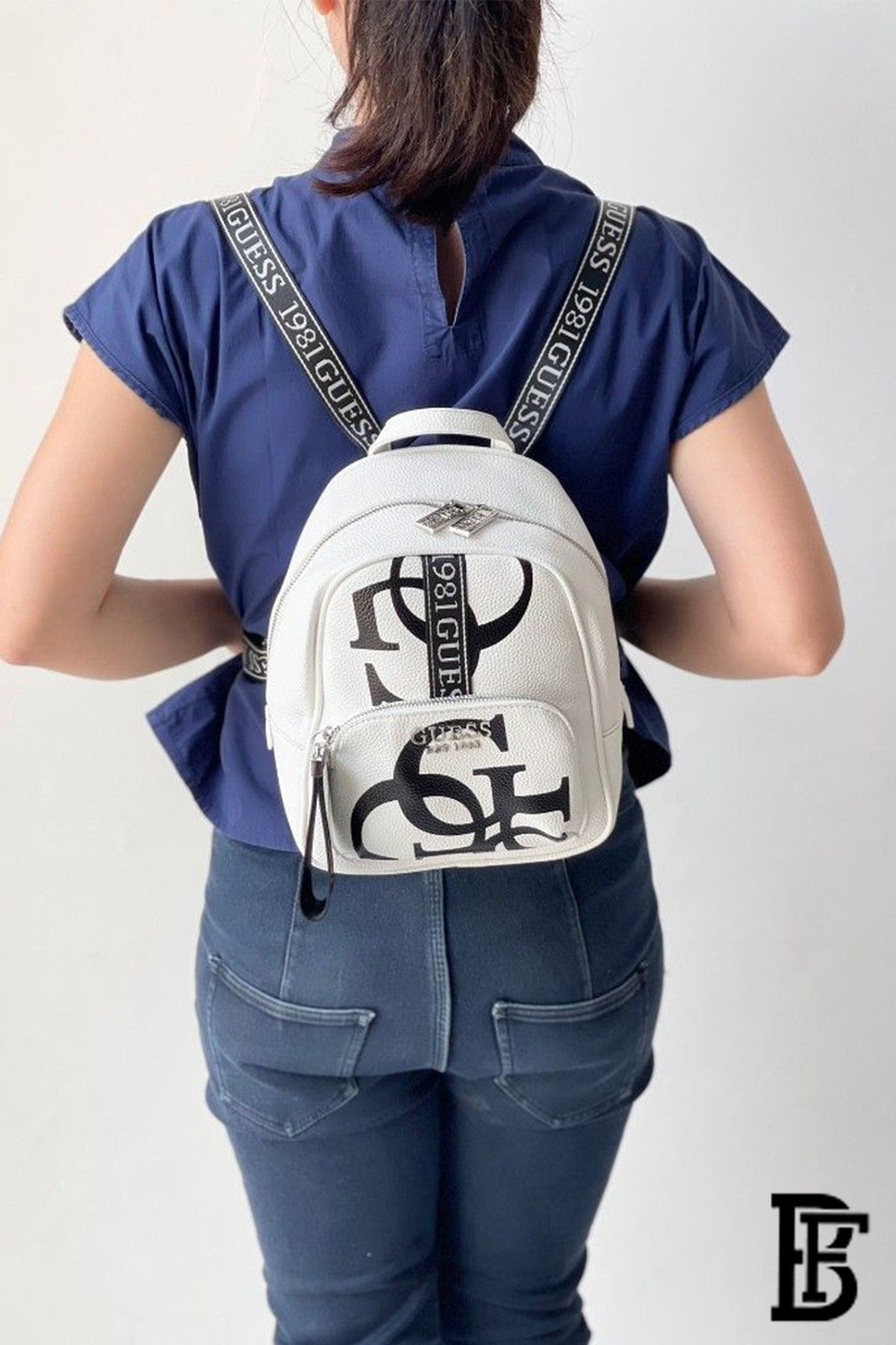 GUESS WOMEN BACKBAG image 2