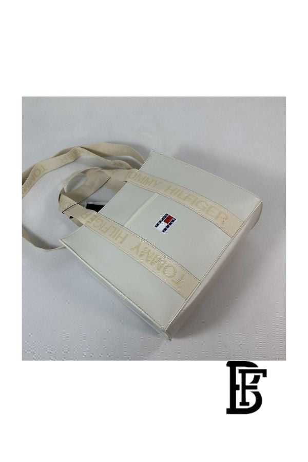 Tommy Hilfiger Beige Leather Women Handbag  – Elegant Everyday Shoulder Bag image 6