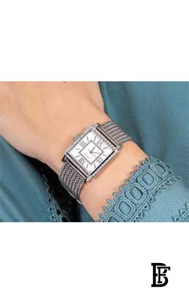 GUESSWomen's Water Resistant Stainless Steel Analog Watch W0826L1 image 4