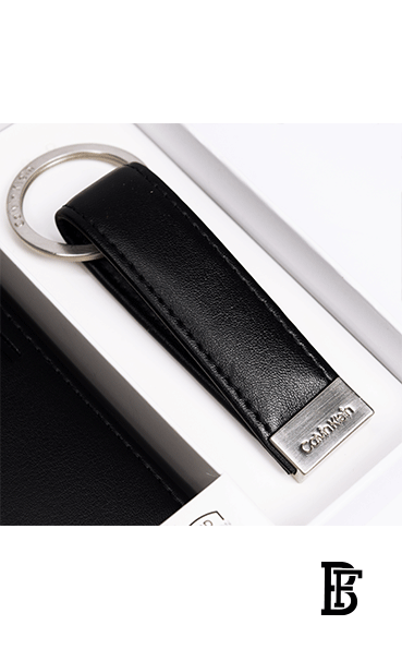 Calvin Klein wallet and keychain for men image 3