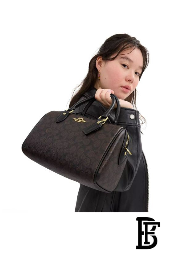 Coach Black Women Shoulder Bag Cv961 – Elegant Everyday Shoulder Bag image 8