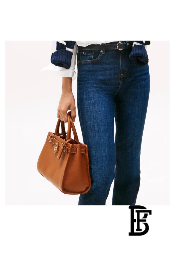 Tommy Hilfiger Brown Leather Women Handbag Aw0Aw17188 – Elegant Everyday Shoulder Bag image 12